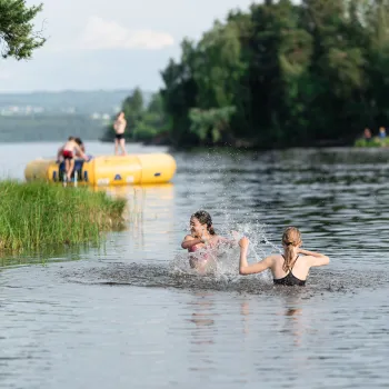 Gøy med bading i Mjøsa